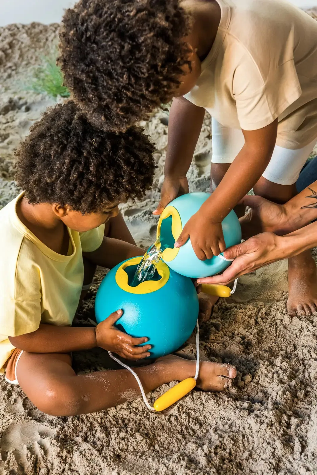 Mini Ballo - - No spill bucket beach toy
