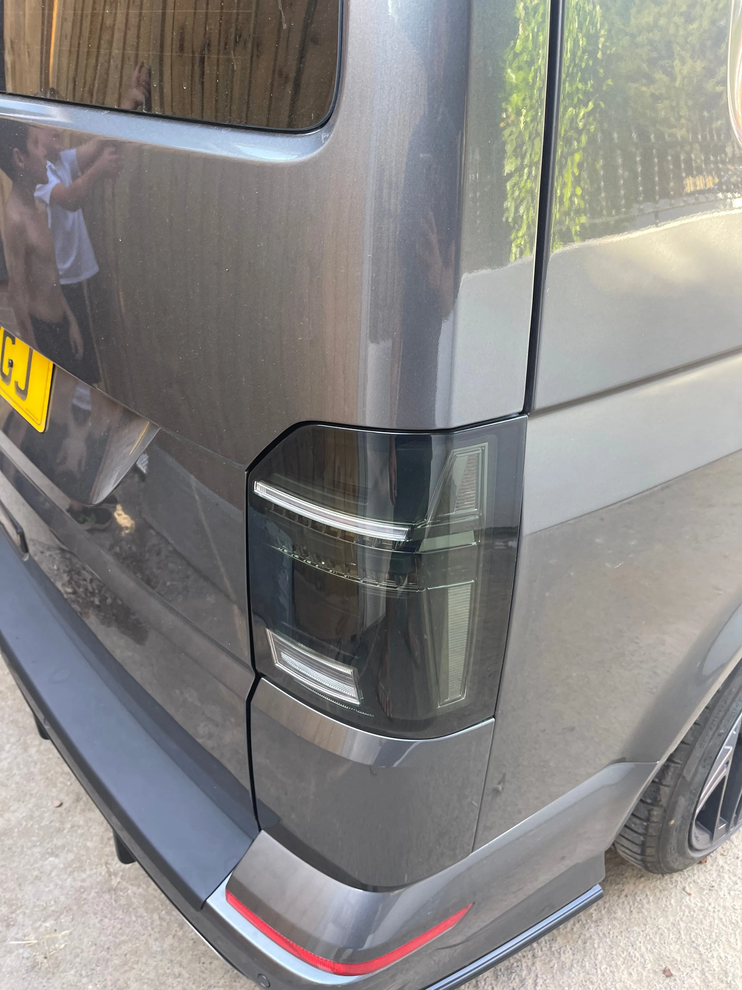 T6 Tailgate LED rear lights BLACK with dynamic indicator (T6.1 style) Only for vehicles with factory fitted led rear lights 2015 - 2019