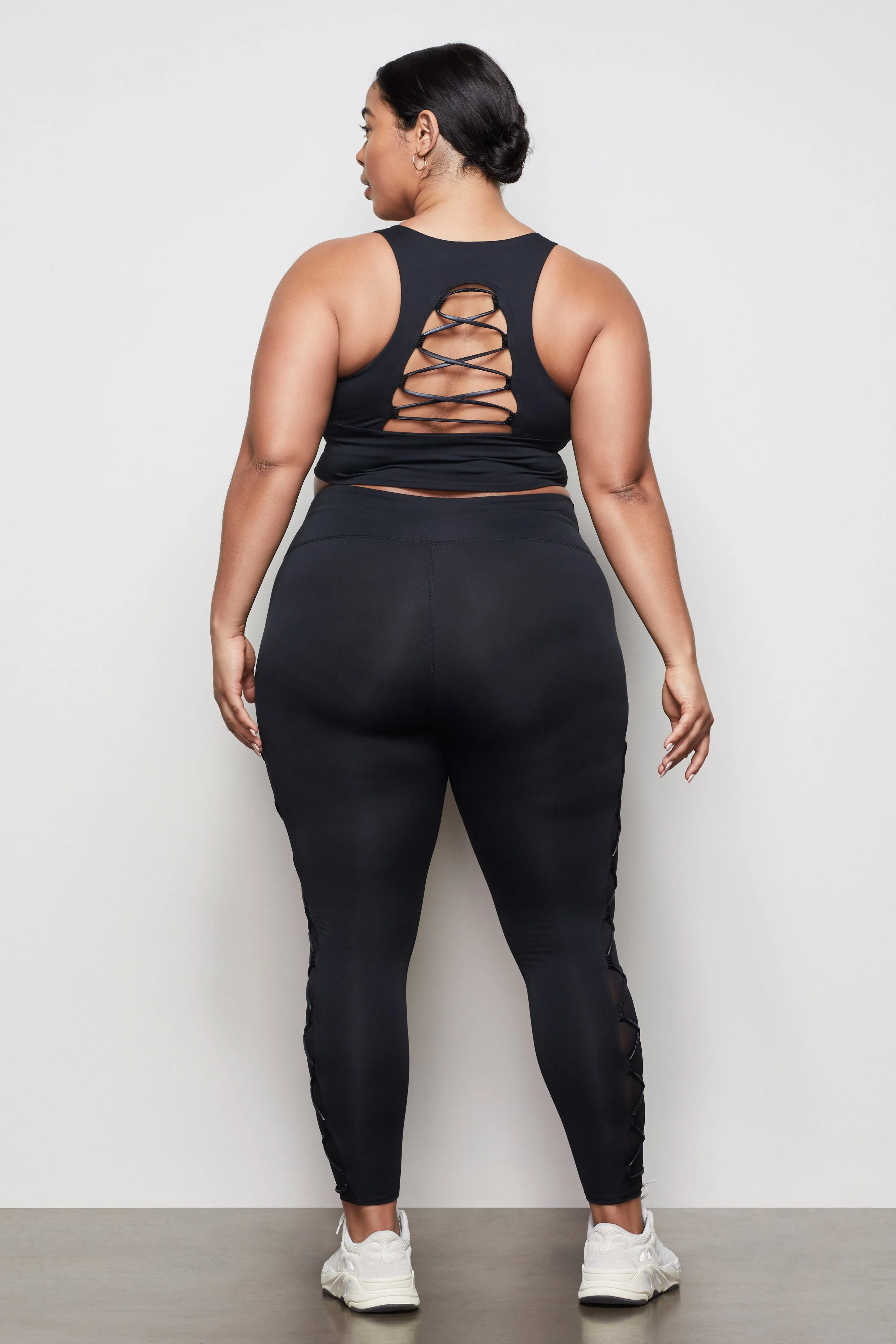 THE CRISS CROSS LEGGING | BLACK001