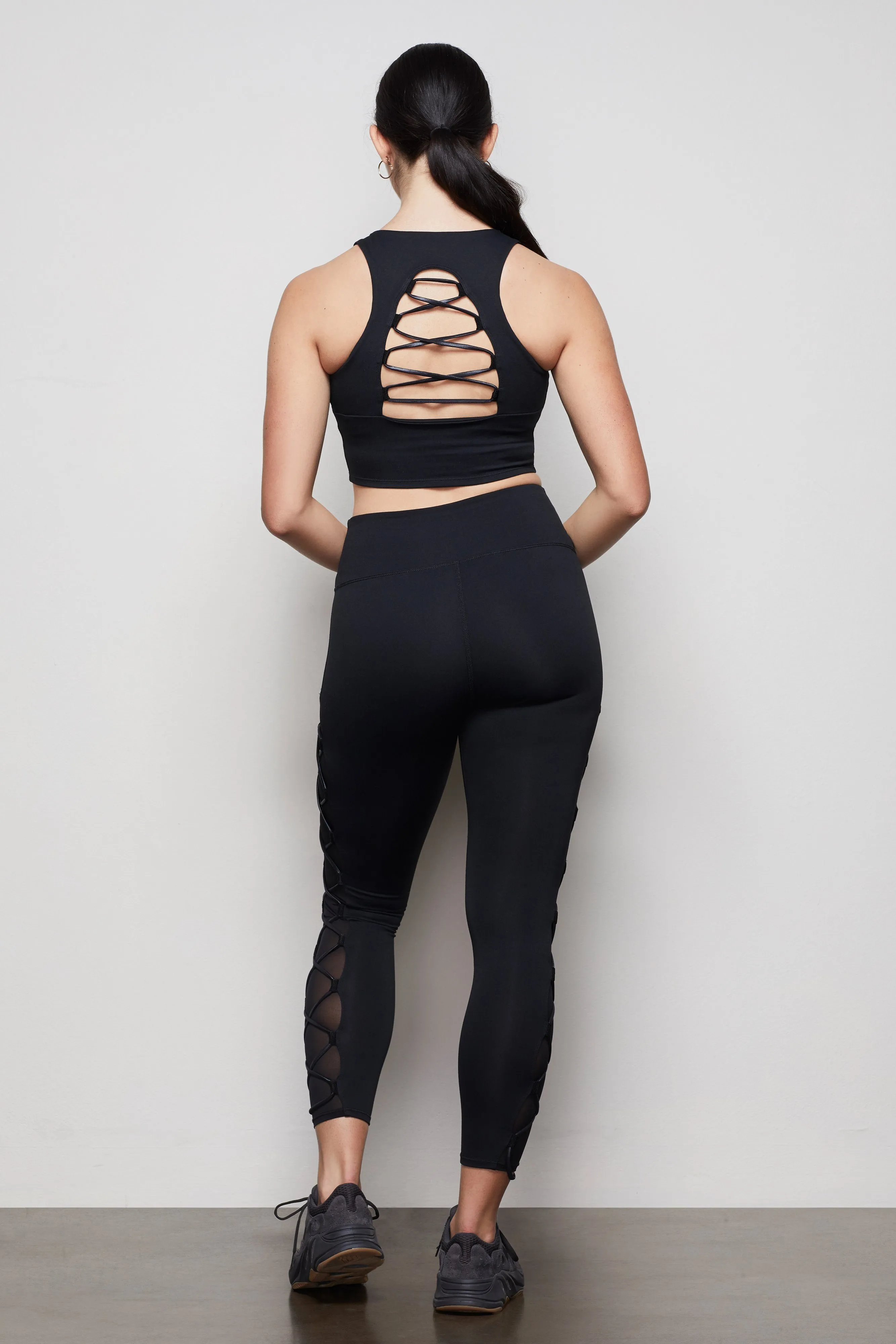 THE CRISS CROSS LEGGING | BLACK001